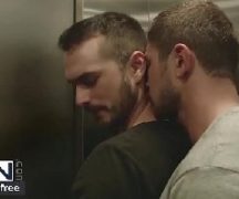 Gays transando no elevador